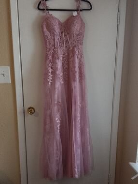 Romantic Dusty Rose Lace Appliqué Prom Gown